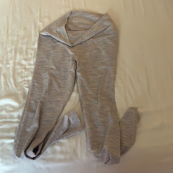 Outdoor Voices Freeform Flow 7/8 leggings - Picture 4 of 6